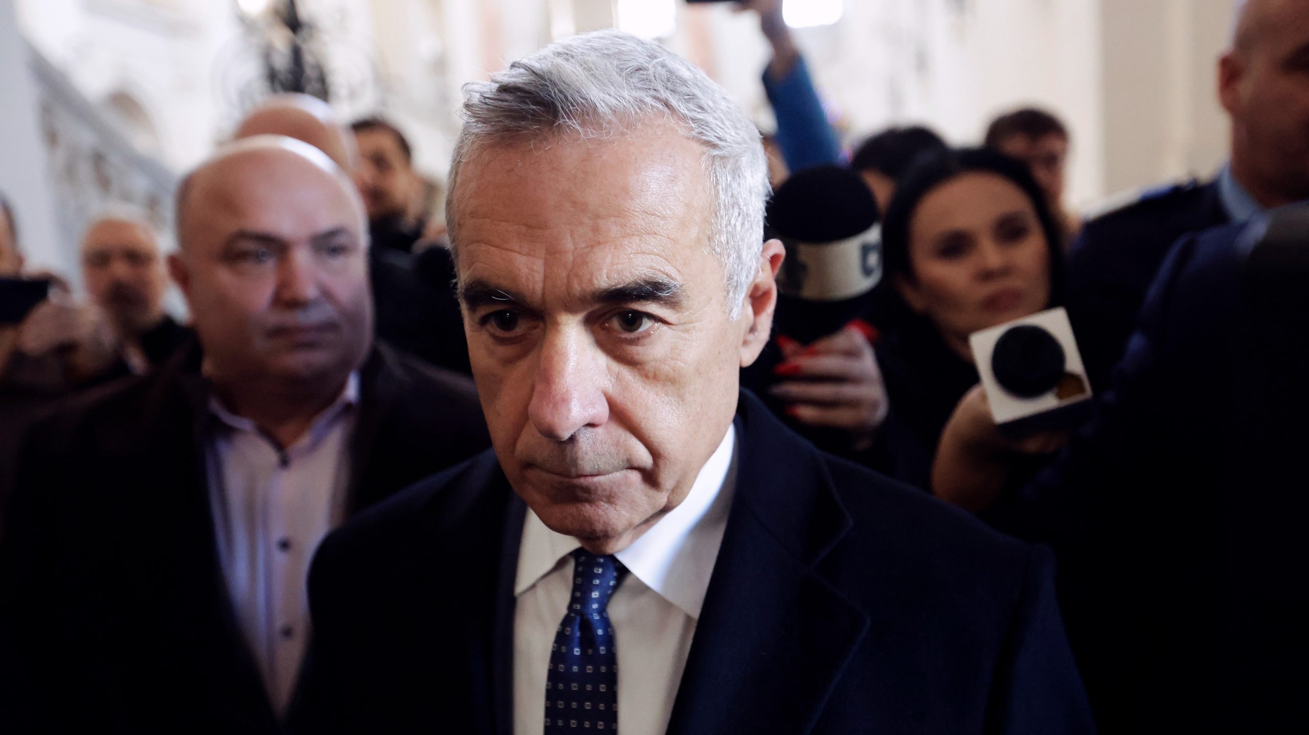 Fasiszta propaganda miatt vádat emeltek Romániában Georgescu volt államfőjelölt ellen