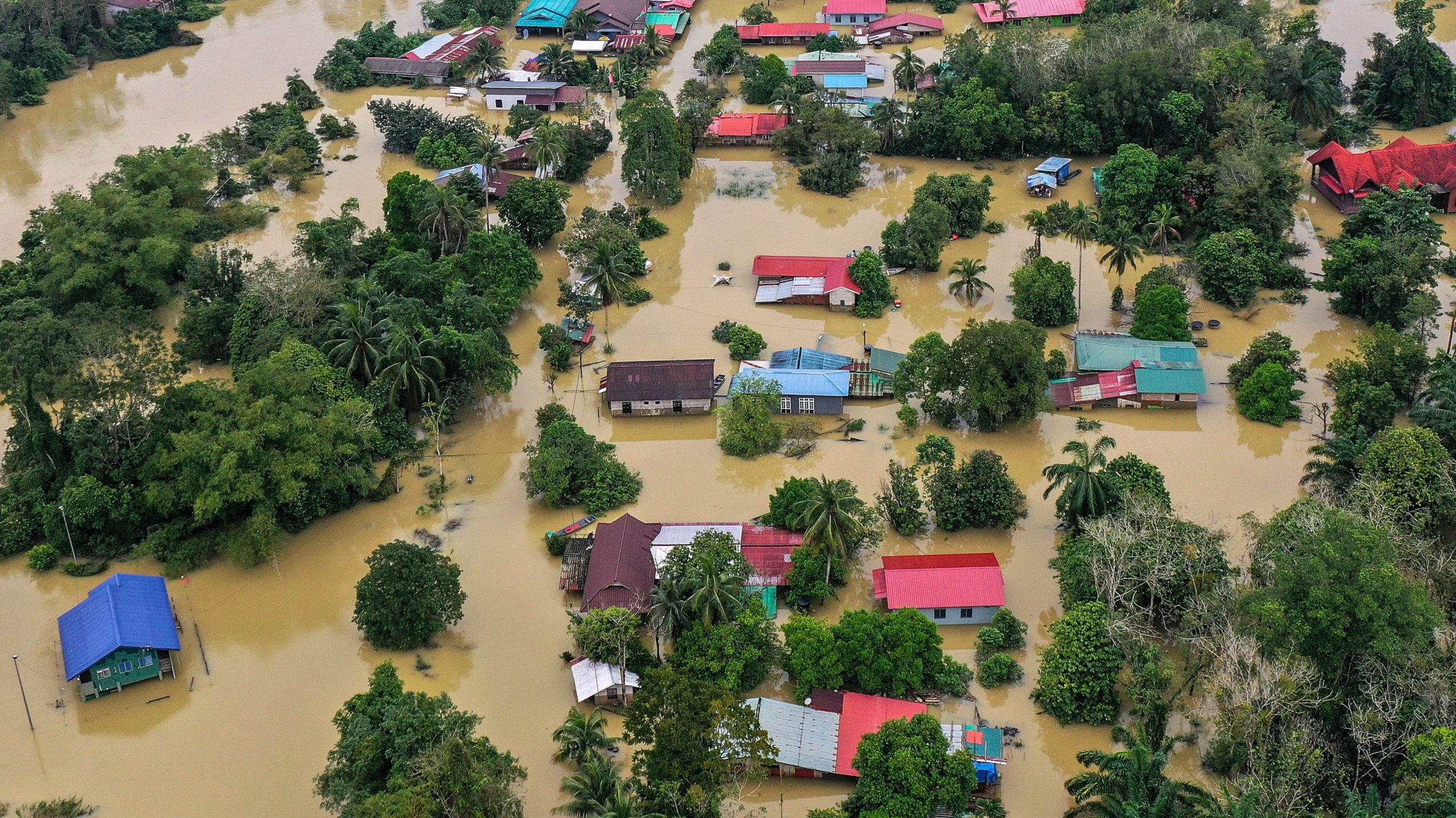 Малайзію накрила величезна повінь, сотні людей довелося евакуювати