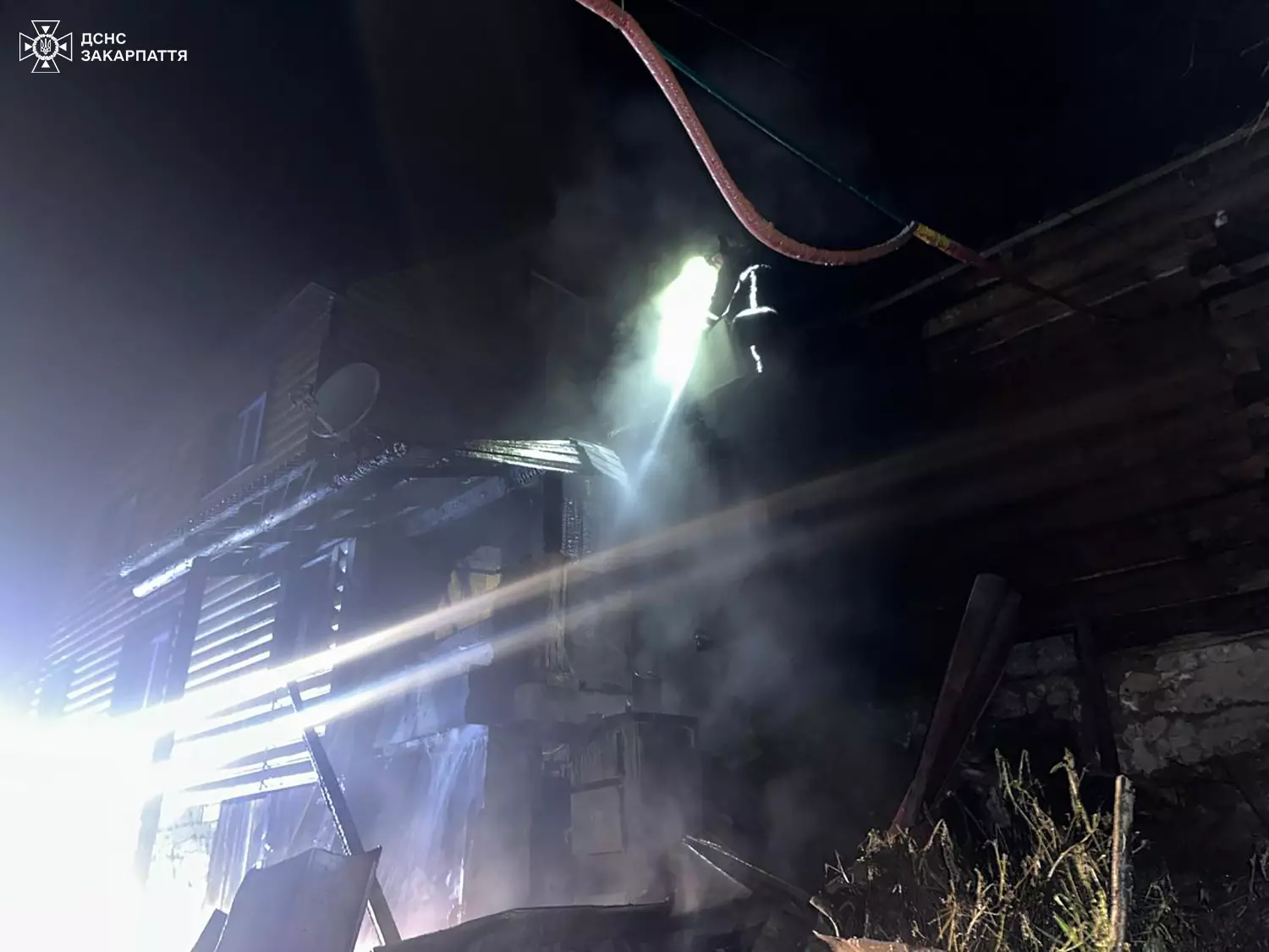 На Хустщині вогнеборці запобігли поширенню пожежі на житловий будинок				
   
Події