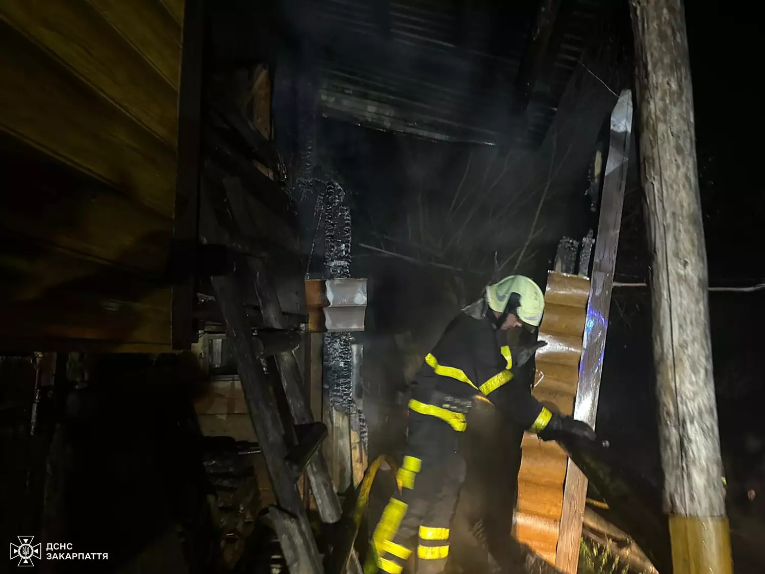 На Хустщині вогнеборці запобігли поширенню пожежі на житловий будинок				
   
Події