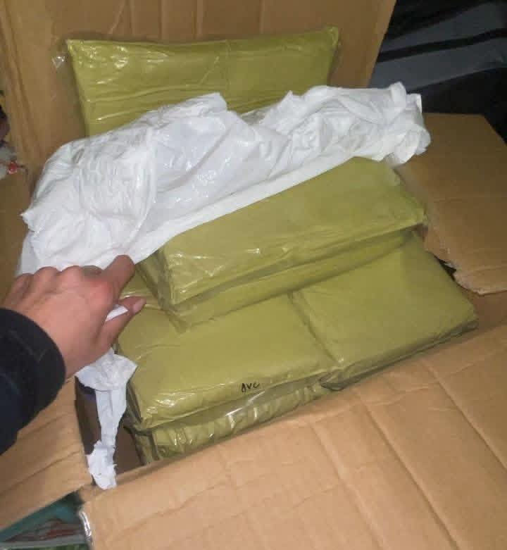 На кордоні зі Словаччиною митники вилучили понад 700 кг наркотичного чаю				
   
Події