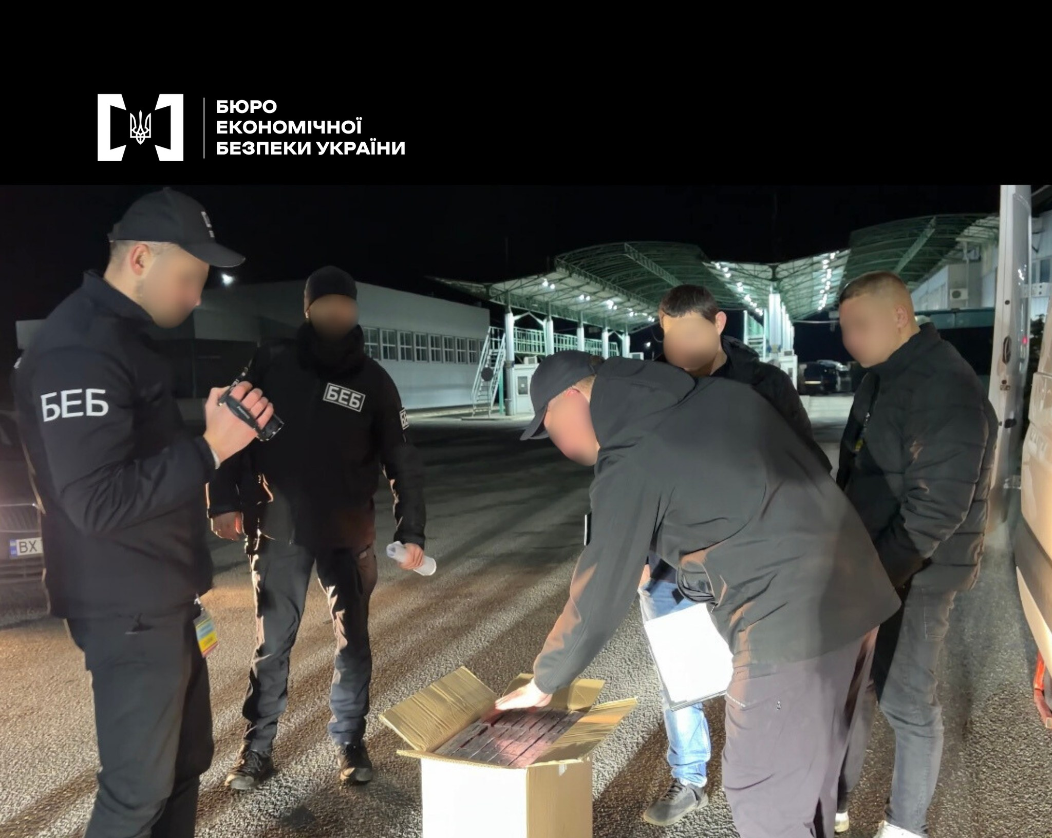 На Закарпатті викрито контрабанду під виглядом гуманітарної допомоги: вилучено понад 36 тисяч пачок сигарет