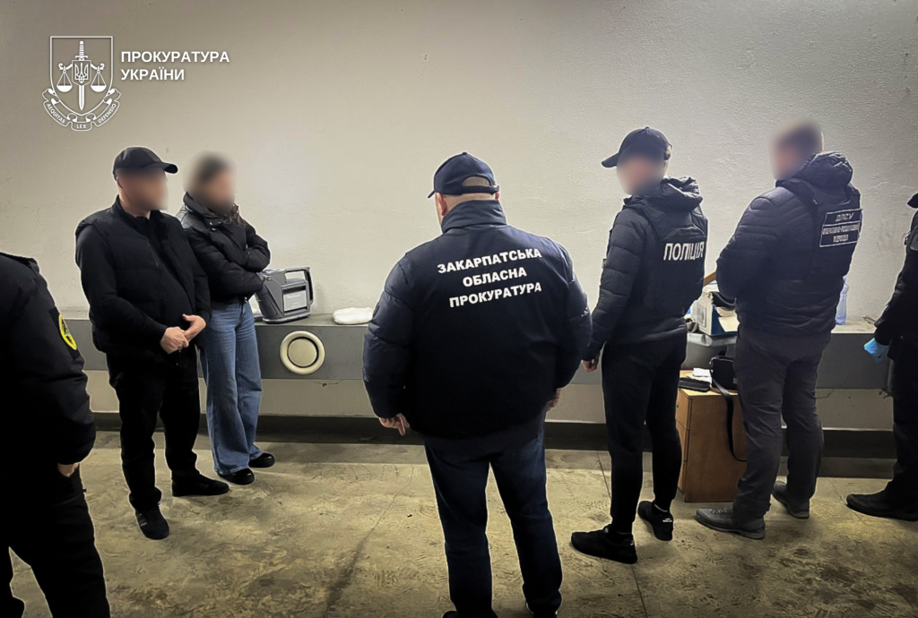 На Закарпатті взято під варту двох підозрюваних у контрабанді метамфетаміну на майже 9,4 млн грн      Події